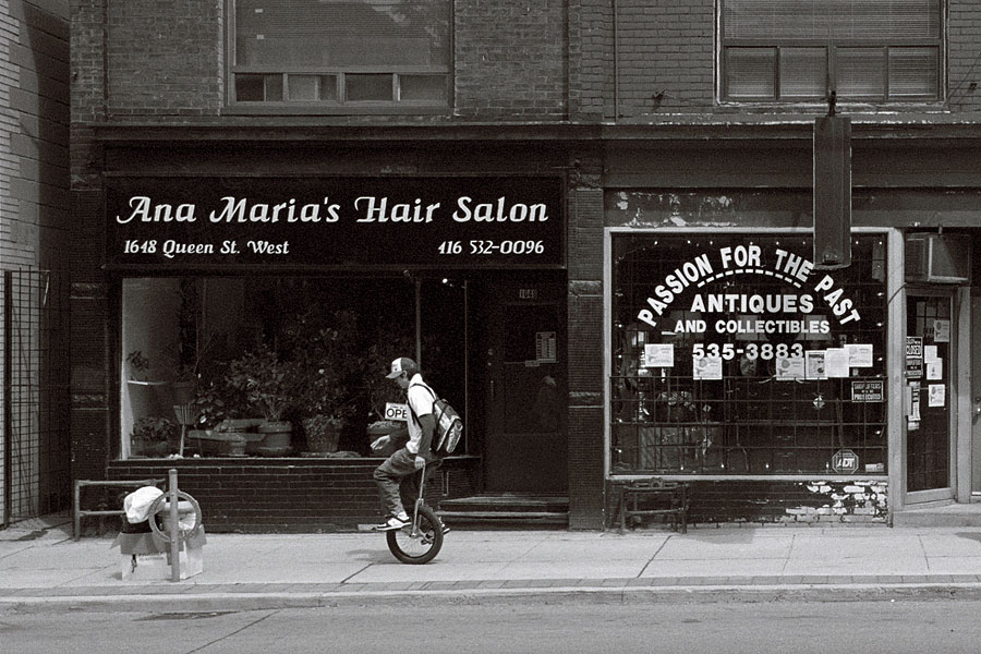 Toronto, B&W pic